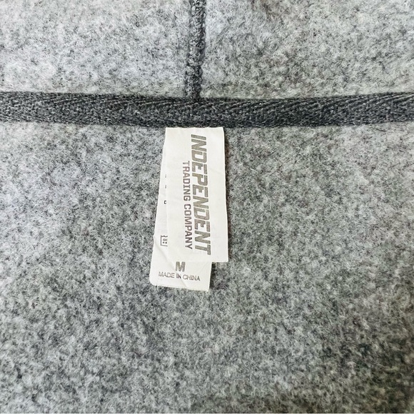 Independent Size Medium Zip-Up Hoodie - Picture 8 of 9